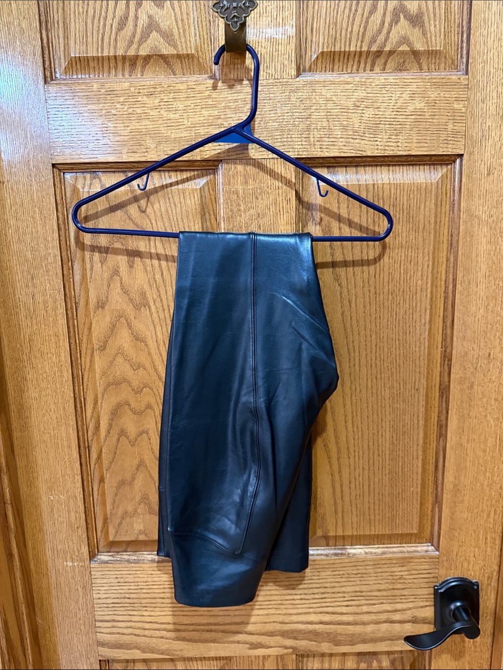 White House Black Market runway leggings. Size 4.